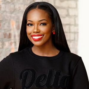 Sweat-shirt à col rond en chenille Delta uni Noir Premium Fleece Sorority Apparel Greek DST Monochrome Winter Top - Product Image 6