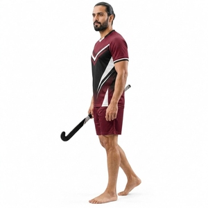 Uniforme de hockey d'équipe personnalisé et durable, doté d'une gestion de l'humidité et d'une mobilité accrue pour les matchs. - Product Image 3