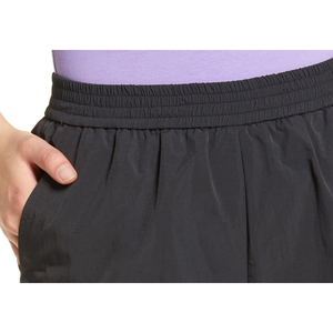 Vero Moda Aware Pantaloncini a vita alta neri Islay taglia M - Stile pantalone traspirante - Product Image 2