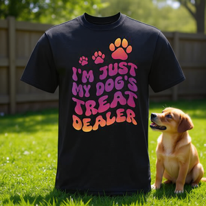 T-shirt I'm Just My Dog's Treat Dealer nera unisex per adulti a maniche corte con scollo rotondo - Product Image 3