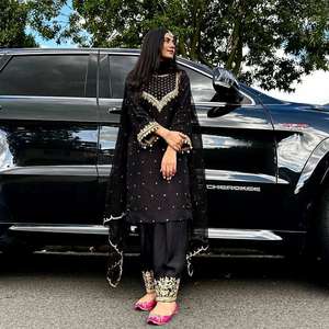 Presentando el nuevo diseñador Chinon Silk Sequence y Zari bordado trabajo superior y Palazzo con Secuencia y corte trabajo borde Dupatta - Product Image 5