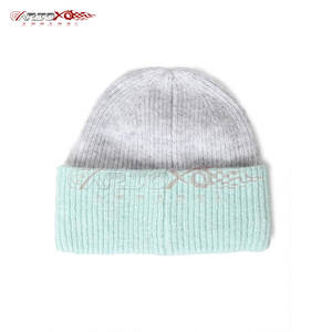 Bonnet d'hiver extérieur pour femmes tricot épais et chaud pour la randonnée, le ski et le camping Bonnet de tous les jours pour femmes - Product Image 4