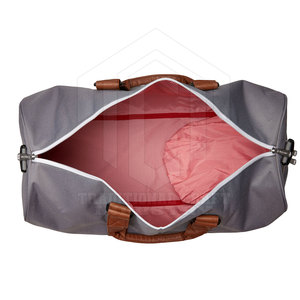 Sacs de sport de grande capacité personnalisés de haute qualité pour une utilisation en extérieur, doublure en polyester imperméable, durables, fabriqués au Pakistan - Product Image 5
