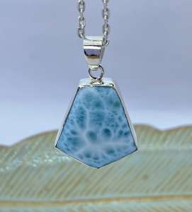 Colgante Larimar de Plata-Joyería Larimar Azul Natural-Hermoso Colgante Regalo para Ella o Mamá - Product Image 1