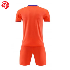 À prix raisonnable Entraînement d'équipe de football Vêtements de sport Uniforme Adultes Coupe automatisée Chemises et hauts Vêtements de football Maillot de football - Product Image 3