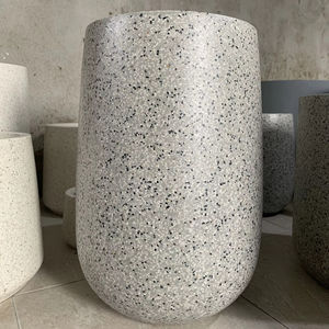 กระถางไฟเบอร์กลาสน้ำหนักเบาสำหรับปลูกต้นไม้ในบ้านและสวนสไตล์เวียดนาม - Product Image 1