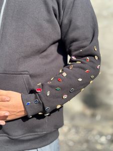 Sweat à capuche zippé personnalisé avec strass en gros |   Vêtements de rue unisexes en molleton 100% coton pour l'hiver, multicolores, écologiques et respirants - Product Image 3