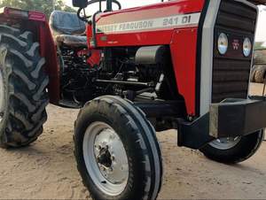 Tractor Agrícola Massey Ferguson (MF260) con Motor - Product Image 5