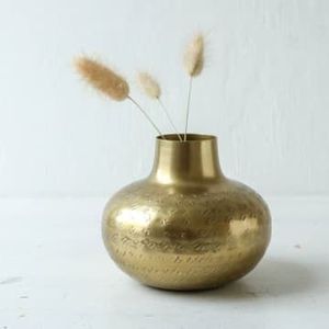 Vase à fleurs en laiton de style européen Pot entièrement martelé Design Vintage Looks Mid Century New Antique Brass Vase made in India - Product Image 2