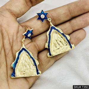 Esmalte azul y chapado en oro Diseñador geométrico Joyería de latón Pendientes de tuerca de moda vintage para estilo de gota de compromiso - Product Image 1