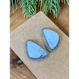 ต่างหูเงินแท้ทรงเรขาคณิตประดับเทอร์ควอยซ์แบบฝังขอบ ยี่ห้อ Mark Yazzie - Product Image 2