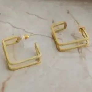 Pendientes de Aro y con Perno de Latón Hechos a Mano, Chapados en Oro, con Circonita y Perla - Product Image 3