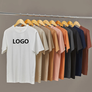 Camiseta lisa de manga corta con diseño en blanco y logotipo personalizado para hombre 220GSM, Camiseta lisa de algodón peinado, camiseta lisa con cuello redondo para hombre - Product Image 4