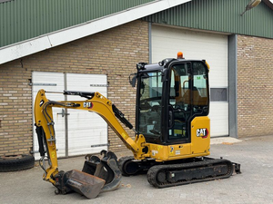 Miniexcavadora CAT 302CR modelo estándar de 2 toneladas con motor, caja de cambios y bomba de engranajes esenciales. - Product Image 5