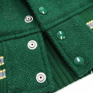 Chaqueta universitaria de diseño personalizado Chaqueta universitaria Letterman personalizada con cuerpo de lana negro y chaqueta con mangas de cuero marrón - Product Image 4