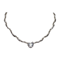 [cocopur] Collier Coréen en Laiton Plaqué Platine avec Pendentif Cœur Texturé Organique et Chaîne, Pierre Noire Transparente Scintillante