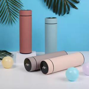 Bouteille d'eau isolée en métal de meilleure qualité avec affichage de la température par LED Technique polie multicolore 1 Pc prix bon marché - Product Image 3