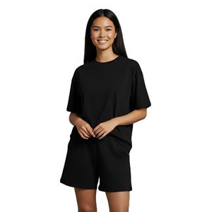 Conjunto de dos piezas con logo personalizado impreso para mujer, 100% algodón, cómodo, camiseta oversize y conjunto de pantalones cortos para mujer - Product Image 3