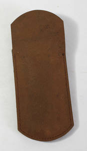 Nouveau meilleur ami de l'enseignant Ce protecteur de poche en cuir élégant est conçu pour contenir vos stylos crayons - Product Image 2