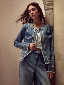 Veste en jean bleu déchirée pour femmes grandes tailles, avec un design multi-poches, un style vintage à manches longues et des détails en perles - Product Image 5