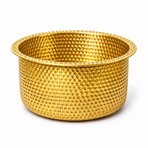 Bol de spa en cuivre doré de style premium, repose-pieds, outil de pédicure, finition martelée dorée, accessoires de pédicure - Product Image 1