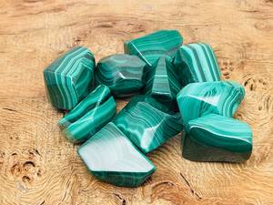 Malachite naturelle dégringolée en vrac pierre précieuse personnalisée avec taille et forme en gros en vrac - Product Image 2