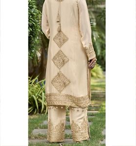 Designer Party Wear Look Top-Dupatta y Totalmente inferior Heavy Viscose Velvet Designer Salwar Kameez - Product Image 4