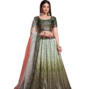 El último diseñador Heavy Chinon Seda Bordado Secuencia Trabajo Lahenga Choli Por Fab Zone - Product Image 1