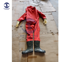 Hochleistungs-Chemikalienschutzanzug aus Gummi mit Gesichtsmaske für den Einsatz bei Chemikalienunfällen
