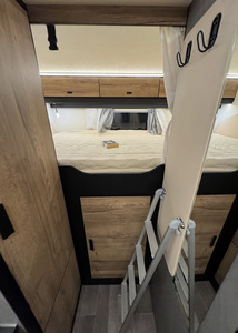 Autocaravana de Lujo de Calidad 4X4, Mini Caravana, Remolque RV para 4-6 Personas, 15 pies, Todoterreno de Lujo con Ducha, Inodoro, Cocina y Dos Dormitorios - Product Image 6