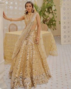 Elegante Bolso de Mano de Verano para Mujer, Diseño de Moda con Lentejuelas de Satén, Seda, Papel Metálico, Bordado con Técnica de Espejo y Detalles de Cancán - Product Image 3