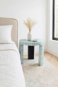 Table d'appoint artisanale en nacre, tabouret en nacre, table d'appoint en mosaïque de coquillages incrustée à la main pour la décoration intérieure moderne et luxueuse - Product Image 2