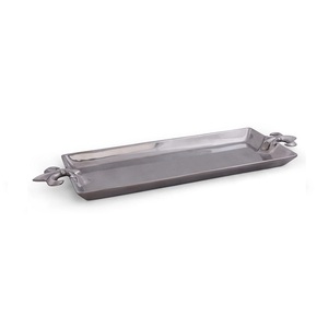 Bandeja de metal con asas laterales para decoración de bodas y eventos Bandeja de servicio chapada en metal plateado de aluminio hecho a mano - Product Image 1