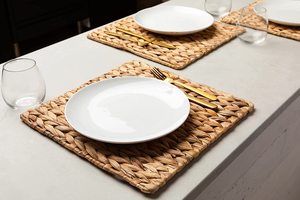 Meilleures ventes : Set de table décoratif carré en jacinthe d'eau, tressé à la main, naturel, avec fonction de dessous de verre et de protection thermique, fabriqué au Vietnam - Product Image 6