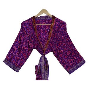 Kimono en soie vintage peint à fleurs Kimono traditionnel Robe Kimono vintage Vêtements de nuit pour femmes Kimono en soie Vêtements de nuit pour femmes - Product Image 4