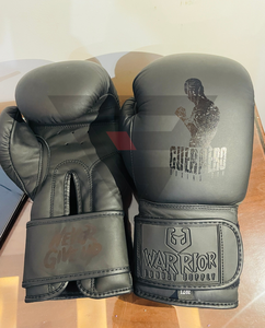 2025 nueva moda de alto rendimiento 8oz guantes de boxeo de cuero de vaca duraderos de moda equipo de entrenamiento de artes marciales características de perforación - Product Image 1