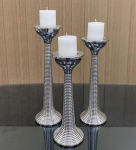 Bougeoir en fer plaqué or Ensemble de 2 bougeoirs décoratifs de table design d'intérieur pour la maison, la villa, le dîner et le mariage - Product Image 5