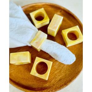 Servilleteros de resina de alta calidad con piedras naturales incrustadas que ofrecen un ambiente lujoso y terroso para ocasiones especiales - Product Image 6