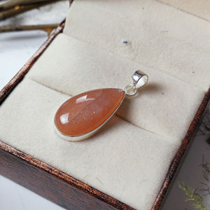 Pendentif en pierre de soleil en forme de larme en gros - Bijoux en argent 925 faits à la main avec pierres précieuses, design personnalisé - Product Image 6