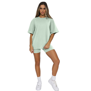 Ensemble 2 pièces pour femmes, t-shirt oversize et short de cycliste, couleur unie, tenue d'été décontractée, ensemble assorti pour tous les jours - Product Image 3