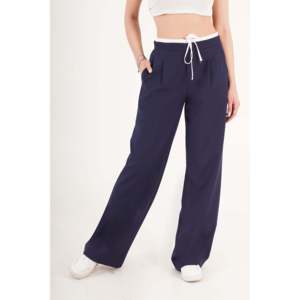 Pantalones Azul Marino de Doble Cintura para Mujer LUSTRIN - Pantalones de Poliéster y Elastano de Corte Moderno y Moldeador para Oficina y Uso Casual - Product Image 3