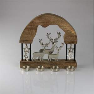 Centro de mesa decorativo navideño de aluminio con elementos de base de madera y velas parpadeantes suaves - Product Image 3