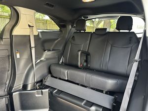 Minivan Usada 2025 BraunsAbility Sienna Hybrid XSE Sports para 4 Pasajeros, Accesible para Sillas de Ruedas - Product Image 6