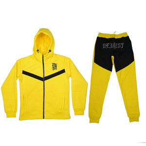 Conjunto Deportivo de Dos Piezas para Hombre, Color Amarillo y Negro, Estampado, Felpa Técnica, 100% Algodón, Grueso, Secado Rápido, con Logotipo Bordado y Pedrería, para Gimnasio - Product Image 1