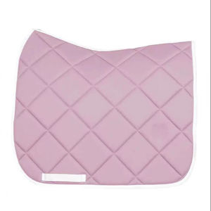 Manta de silla de montar inglesa acolchada de algodón ligero y transpirable con forro suave para mayor ajuste, estabilidad y comodidad al montar. - Product Image 1