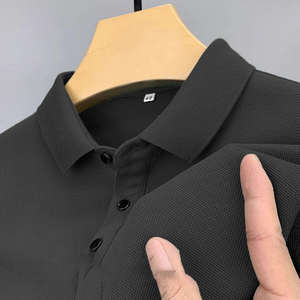 เสื้อโปโลผ้าฝ้าย100% สำหรับผู้ชายดีไซน์แบบกำหนดเองพร้อมผ้าถักลายกันยับ - Product Image 4