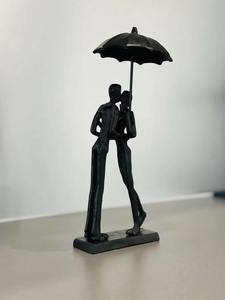 รูปปั้นโลหะคู่สไตล์โมเดิร์นดีไซน์นามธรรมที่เป็นเอกลักษณ์สำหรับการตกแต่งโต๊ะในโรงแรมและที่บ้าน - Product Image 3