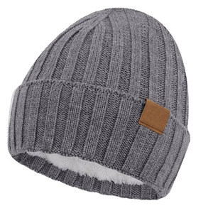 Bonnets unisexes élégants et chauds en acrylique doux Parfait pour l'hiver, mode décontractée ou marque promotionnelle - Product Image 1