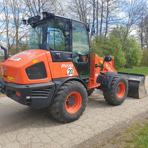 Oferta Especial: Cargadora de Orugas Kubota R070 4WD para Construcción y Agricultura, Alto Momento de Carga, Eficiente en Consumo de Combustible, Fácil Control, Gran Capacidad de Elevación - Product Image 1