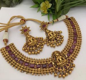 Conjunto de Collar y Aretes de Piedras Polki Chapadas en Oro de Primera Calidad Étnica para Bodas, Colección para Mujer - Product Image 1